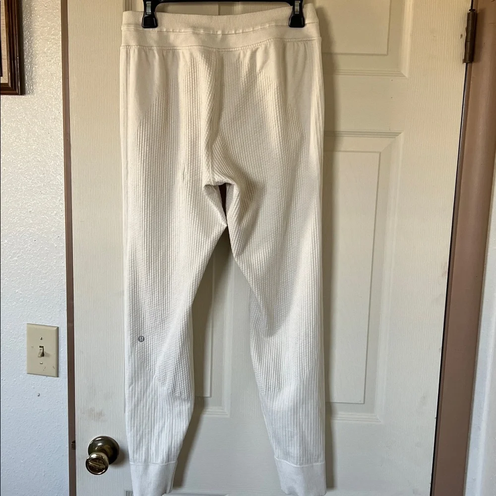 Lululemon Athletica women’s jogger 8 waffle knit - Picture 4 of 11